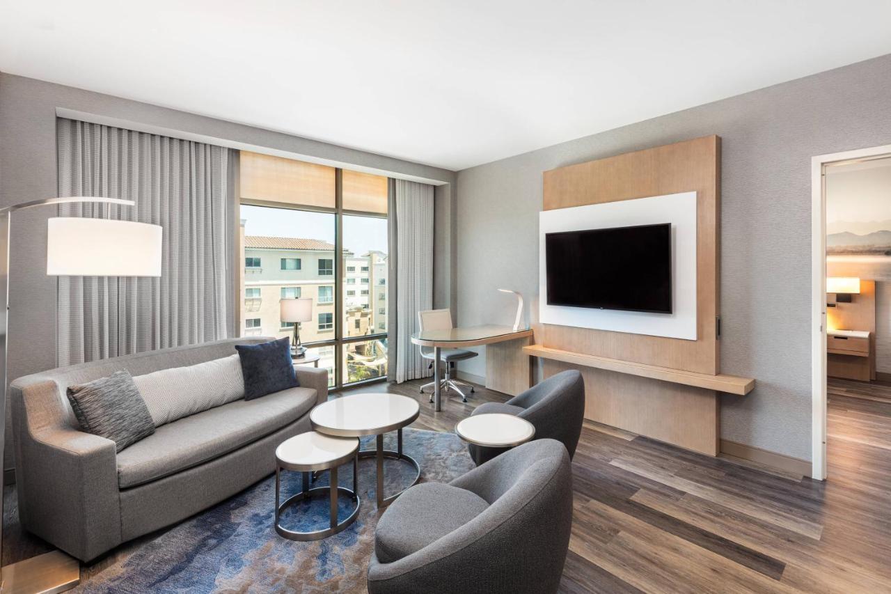 Courtyard By Marriott Los Angeles Monterey Park Bagian luar foto