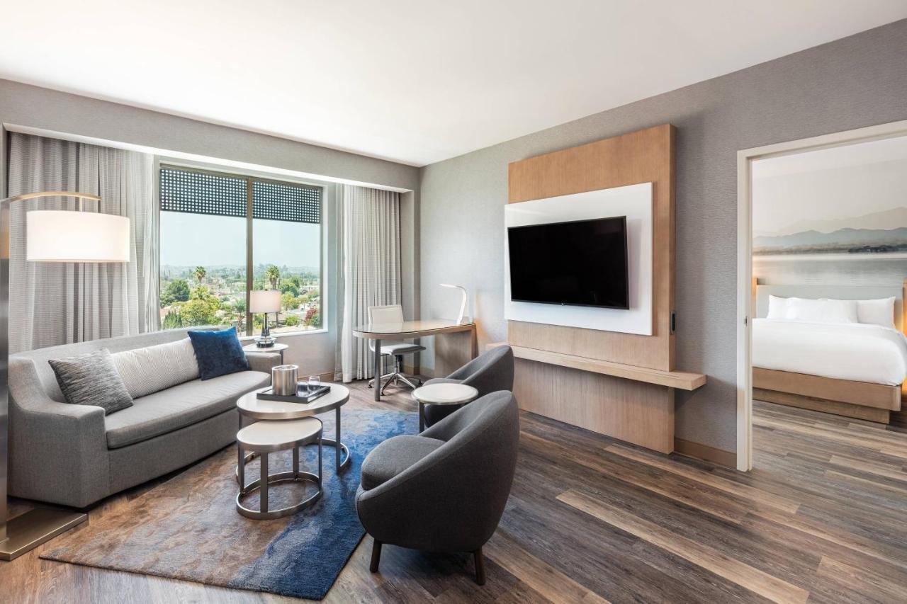 Courtyard By Marriott Los Angeles Monterey Park Bagian luar foto