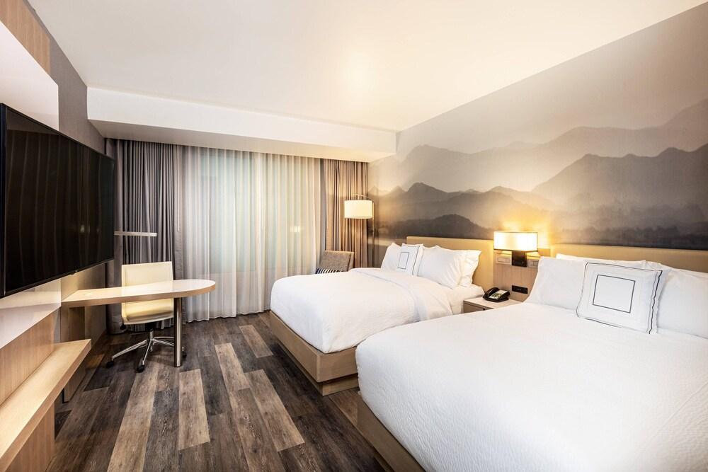 Courtyard By Marriott Los Angeles Monterey Park Bagian luar foto