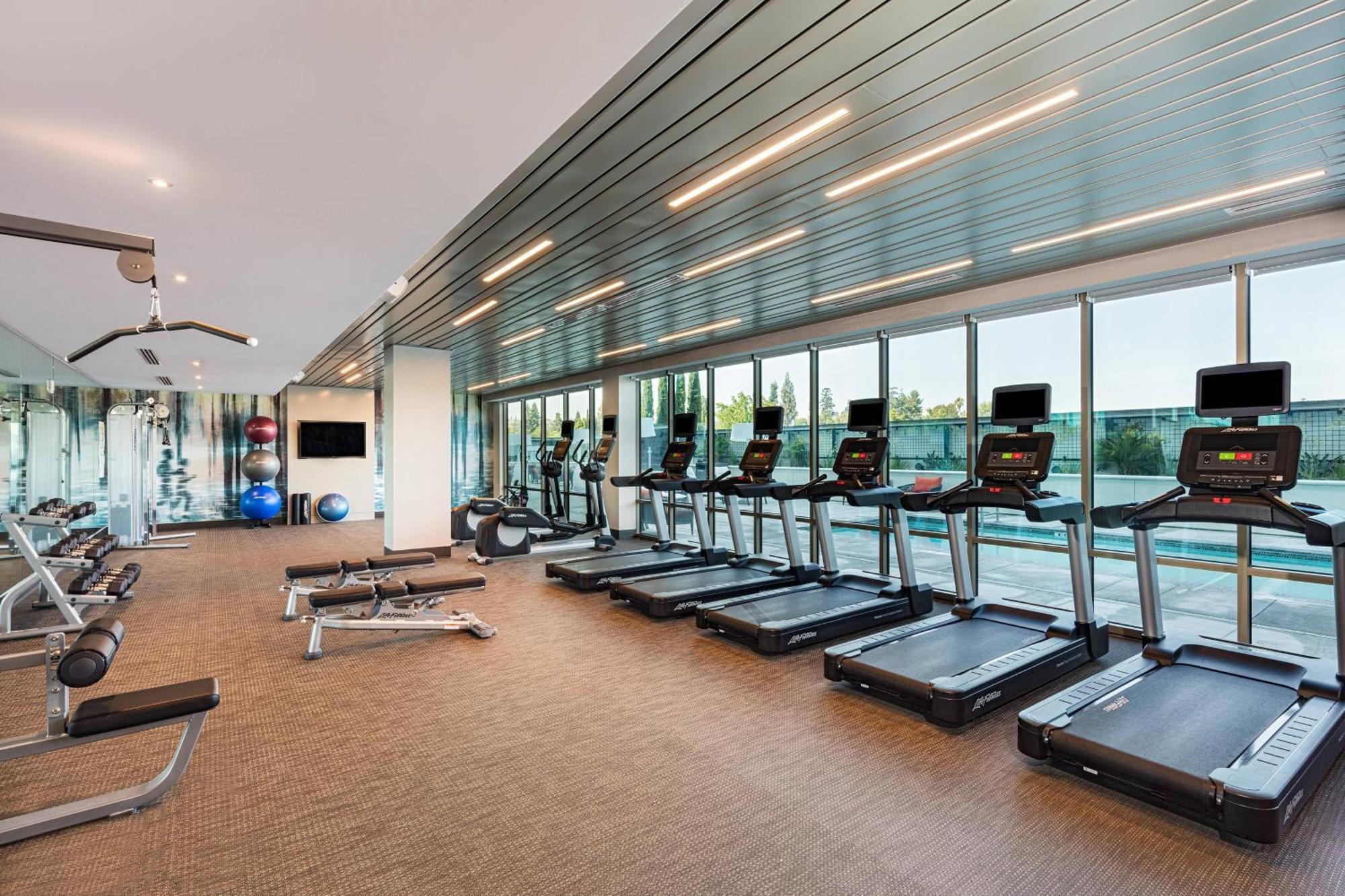 Courtyard By Marriott Los Angeles Monterey Park Bagian luar foto