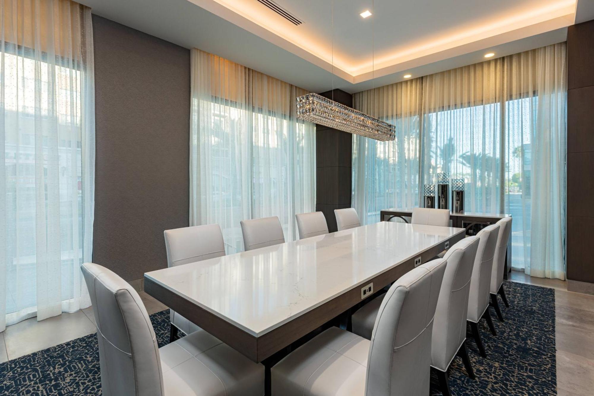 Courtyard By Marriott Los Angeles Monterey Park Bagian luar foto