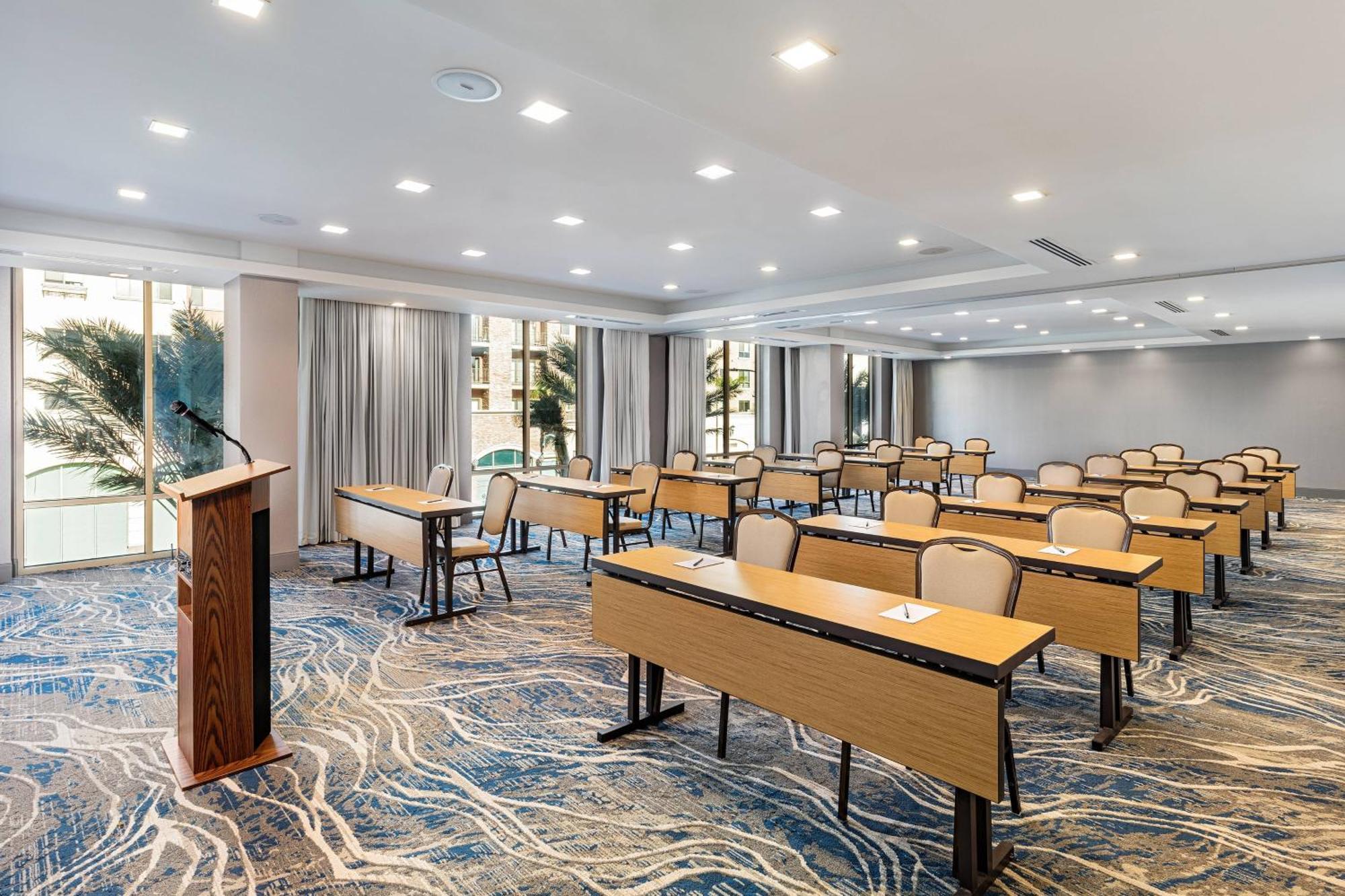 Courtyard By Marriott Los Angeles Monterey Park Bagian luar foto